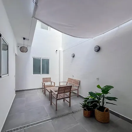 Guest house Coliving Mol-terrace, En-suite Bathroom, Fridge & Tv