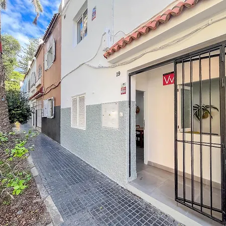 Coliving Mol-terrace, En-suite Bathroom, Fridge & Tv Guest house
