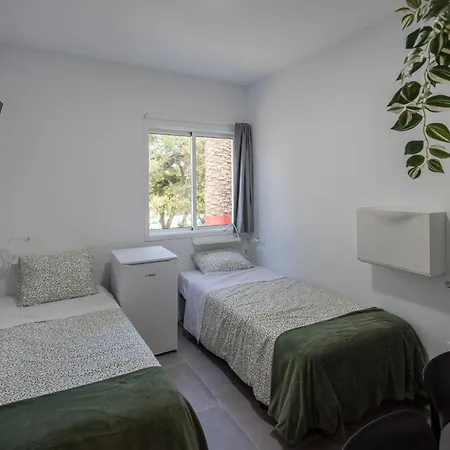 Guest house Coliving Mol-terrace, En-suite Bathroom, Fridge & Tv *
