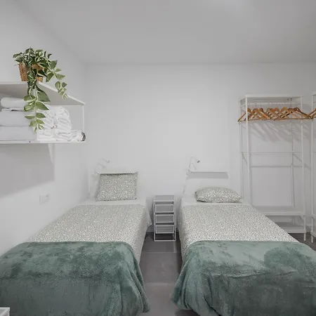 Guest house Coliving Mol-terrace, En-suite Bathroom, Fridge & Tv Las Palmas de Gran Canaria