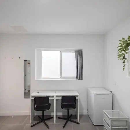 Coliving Mol-terrace, En-suite Bathroom, Fridge & Tv Guest house *
