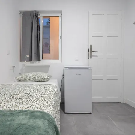 Guest house Coliving Mol-terrace, En-suite Bathroom, Fridge & Tv *