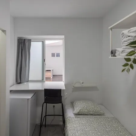 Coliving Mol-terrace, En-suite Bathroom, Fridge & Tv Guest house *