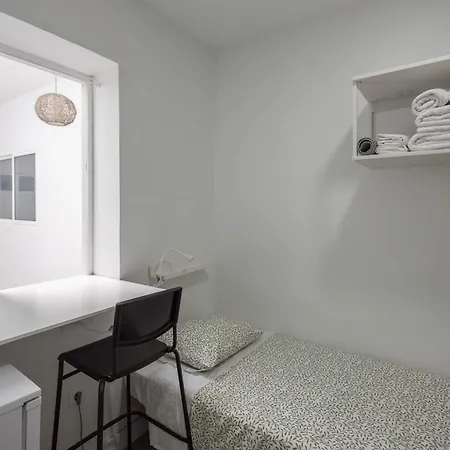Guest house Coliving Mol-terrace, En-suite Bathroom, Fridge & Tv Las Palmas de Gran Canaria