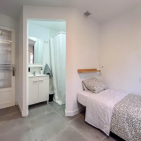 Coliving Mol-terrace, En-suite Bathroom, Fridge & Tv Guest house *