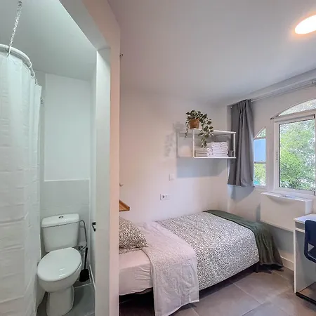 Guest house Coliving Mol-terrace, En-suite Bathroom, Fridge & Tv Las Palmas de Gran Canaria